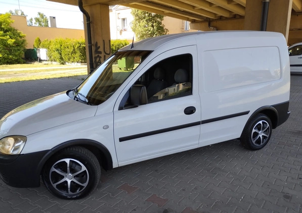 Opel Combo cena 7900 przebieg: 220000, rok produkcji 2004 z Kutno małe 407